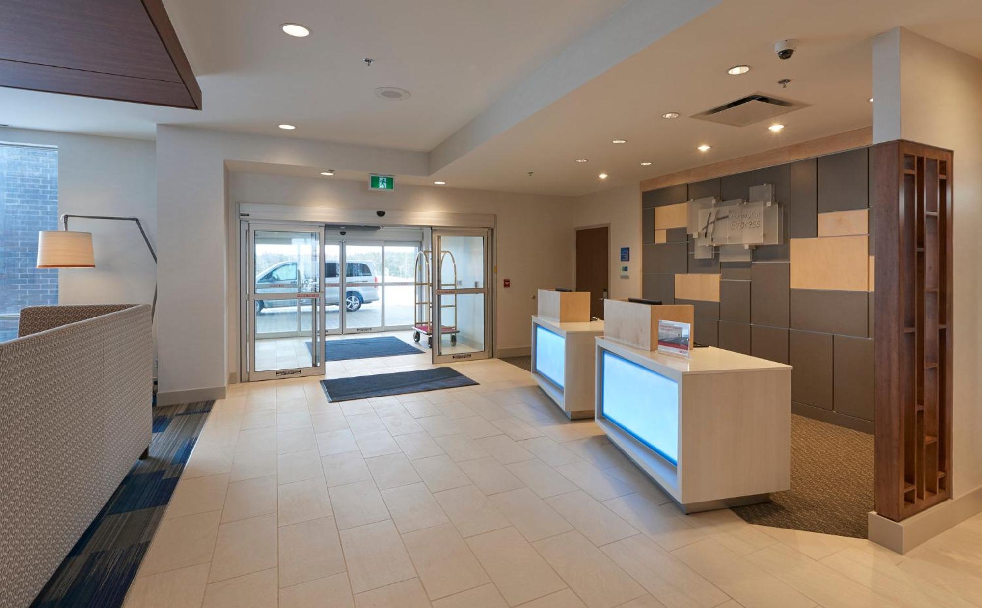 Holiday Inn Express & Suites St. John'S Airport By Ihg Eksteriør bilde