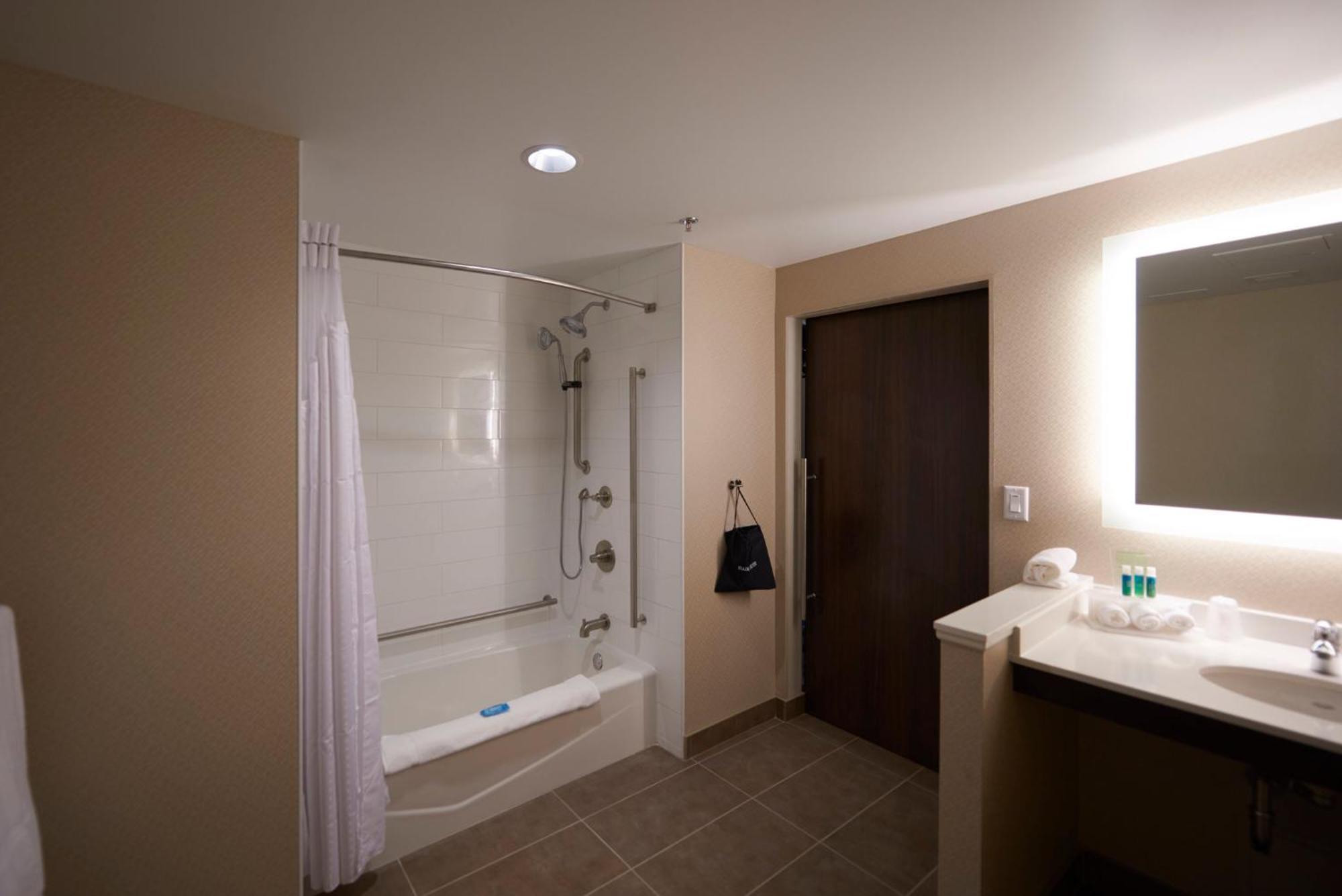 Holiday Inn Express & Suites St. John'S Airport By Ihg Eksteriør bilde