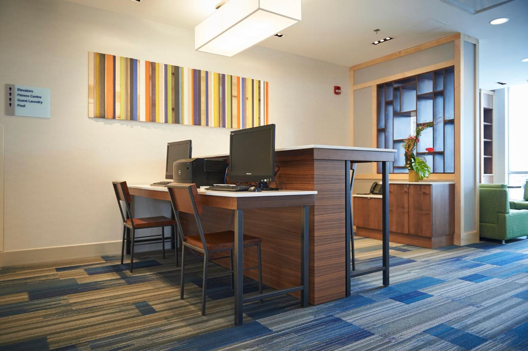 Holiday Inn Express & Suites St. John'S Airport By Ihg Eksteriør bilde